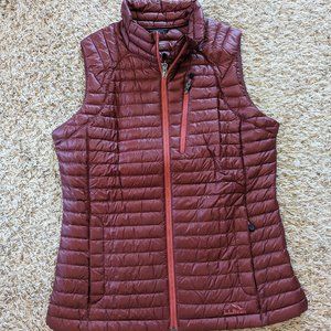 L.L.Bean Ultralight 850 Down Sweater Vest - Women's Small - Rhubarb Color